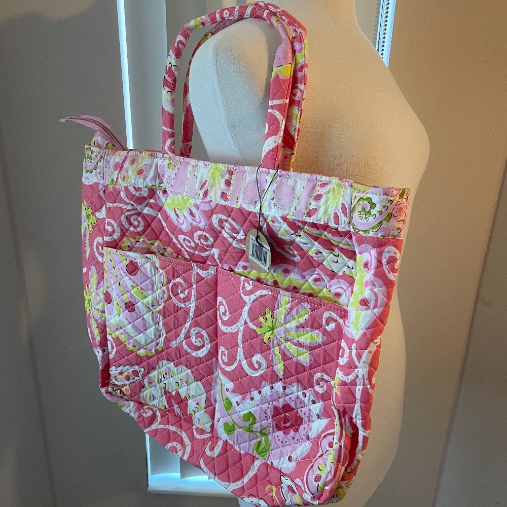 NWT great gift.Xlarge Tramas Spain quiltted tote bag